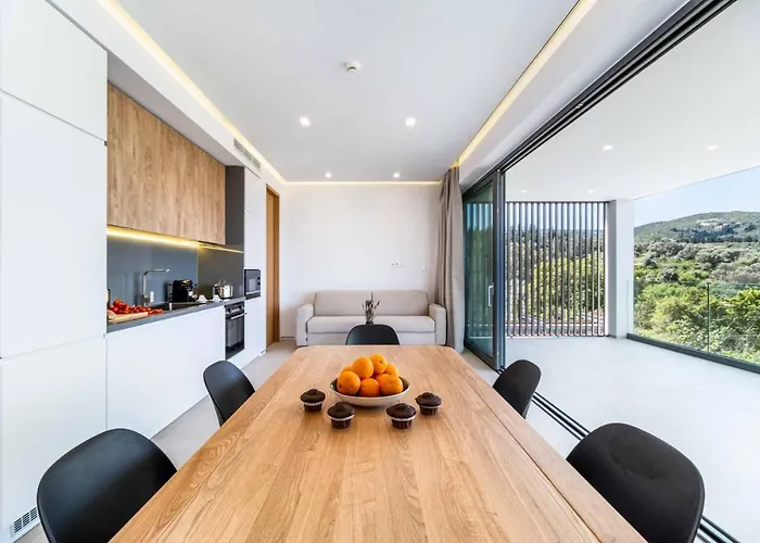 Willa Above The Blue