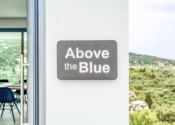 Willa Above The Blue *