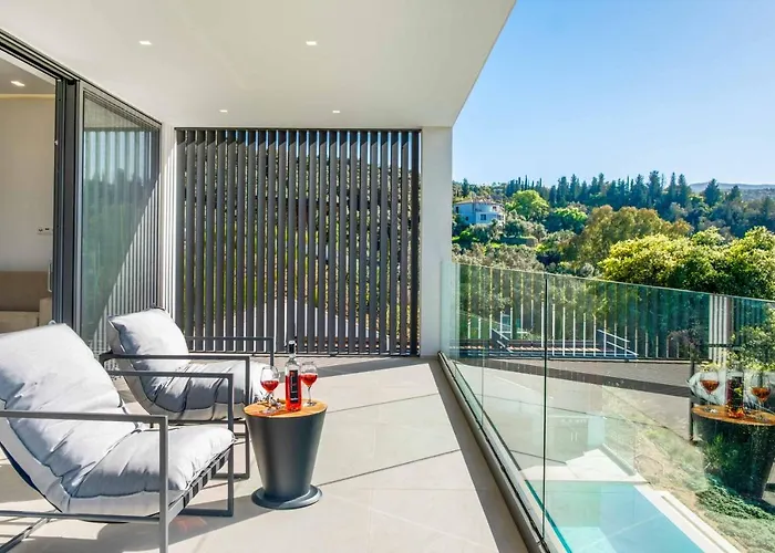 Above The Blue Willa Lefkáda